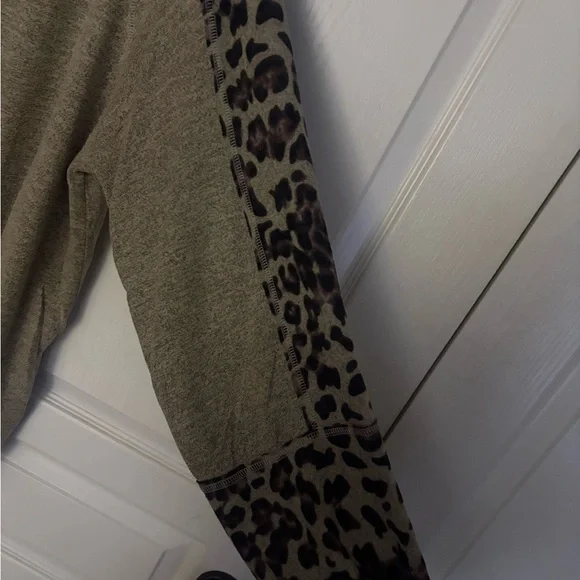 Easel Heather Gray Tunic with Animal Print Sleeves - Picture 2 of 4